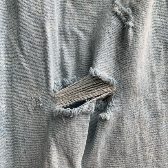 Light wash jeans - Picture 5 of 8